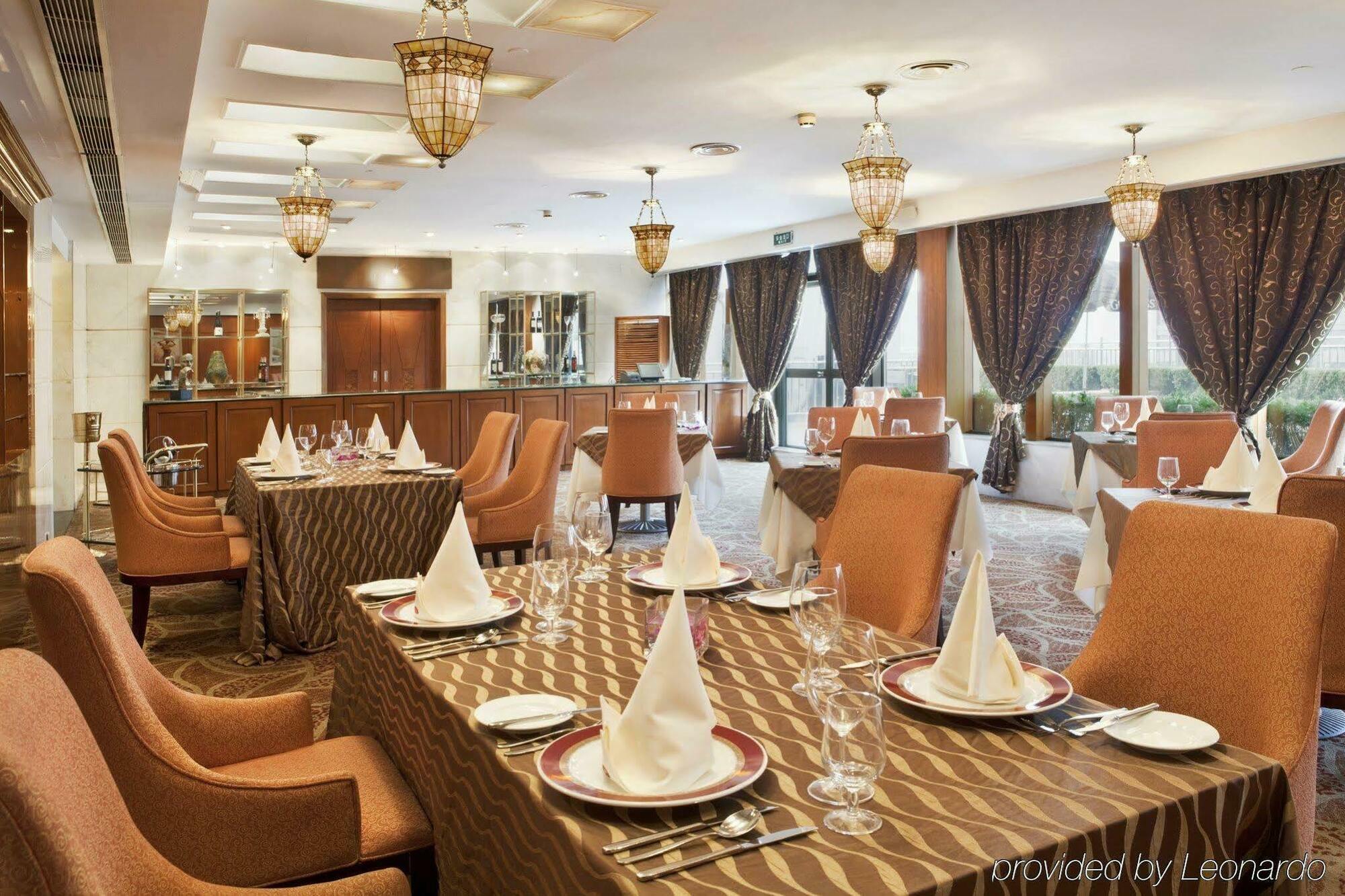 Crowne Plaza Nanjing Hotels & Suites 레스토랑 사진